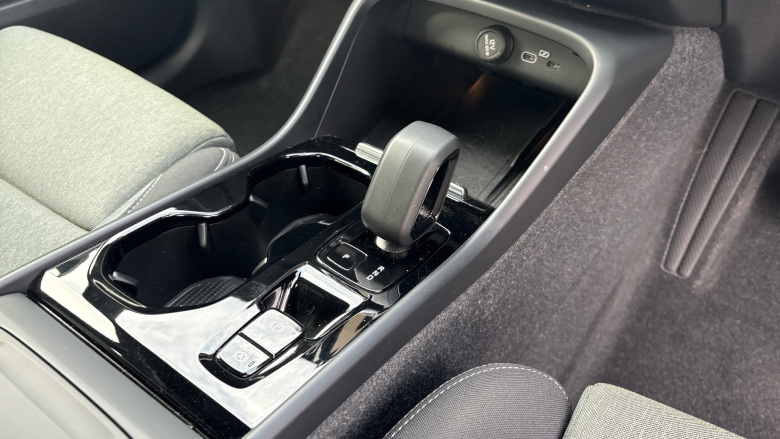 Volvo XC40 2.0 B3P Plus Dark 5dr Auto Petrol Estate